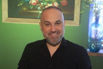 شاهد .. هذه كواليس "ع الأربعين" مع ميراي بانوسيان وجوزيان بولس وشادي الهبر والمسرحية تترشح لـ موركس دور