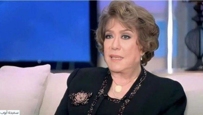 وصول جثمان الفنانة سميحة أيوب إلى مسجد الشرطة استعدادًا لصلاة الجنازة