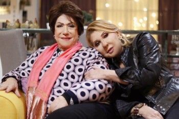 شاهد .. برسالة مؤثرة جداً.. نادية الجندي تنعى صديقتها المقربة سميحة أيوب