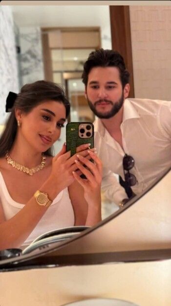 شاهد .. ياسمين صبري تطل إلى جانب شقيقها بلال في ظهور نادر له