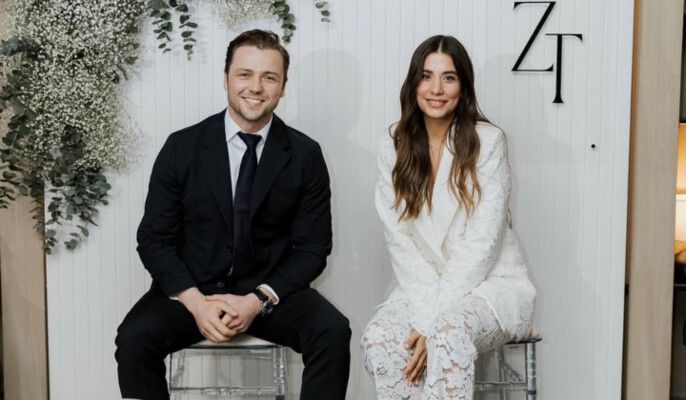 شاهد .. تولغا ساريتاش يحتفل بعيد ميلاده الـ34 مع زوجته بطريقة رومانسية