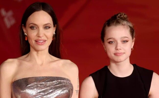 شاهد .. شيلوه ابنة أنجلينا جولي وبراد بيت تتخلى عن اسم عائلة والدها وتختار اسمًا جديدًا لها