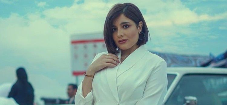 شاهد .. إيمان الحسيني تُهاجم مُنتج: "الله لا يوفقه"