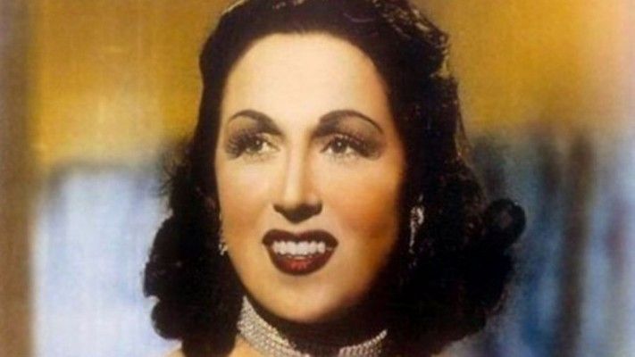 شاهد .. بالصدفة والطرافة.. هكذا وُلدت أغنية "ليه خلتني أحبك" لليلى مراد!