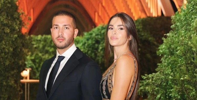 شاهد .. سيليو صعب بلقطة رومانسية مع خطيبته الاردنية