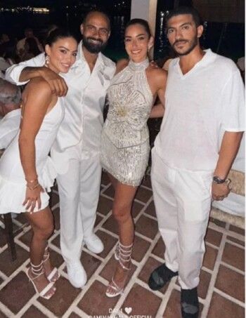 شاهد .. أمينة خليل تواصل احتفالات زفافها في اليونان .. وظهور خاص لوالديها