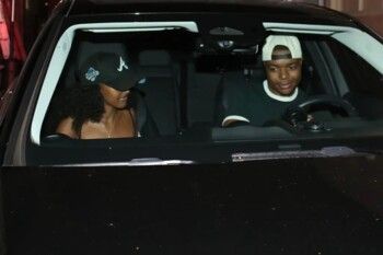 شاهد .. ما قصة الخاتم الماسي في يد زاهارا إبنة أنجلينا جولي؟