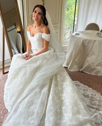 شاهد .. زفاف حفيدة شاه إيران في باريس وهذه هوية العريس