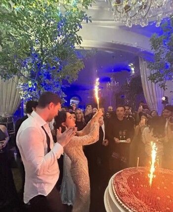 شاهد .. زفاف حفيدة شاه إيران في باريس وهذه هوية العريس