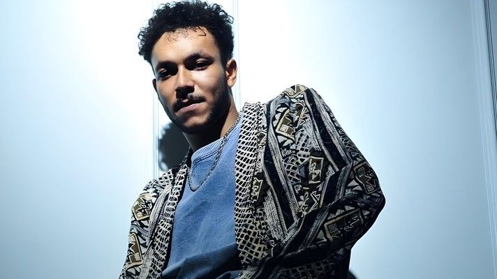 شاهد .. ويجز يحصل على هدية مميزة من عمر مرموش