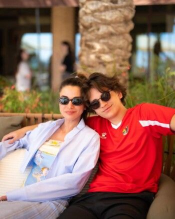 شاهد .. إطلالة الملكة رانيا الصيفية في عيد الأضحى تلفت الأنظار