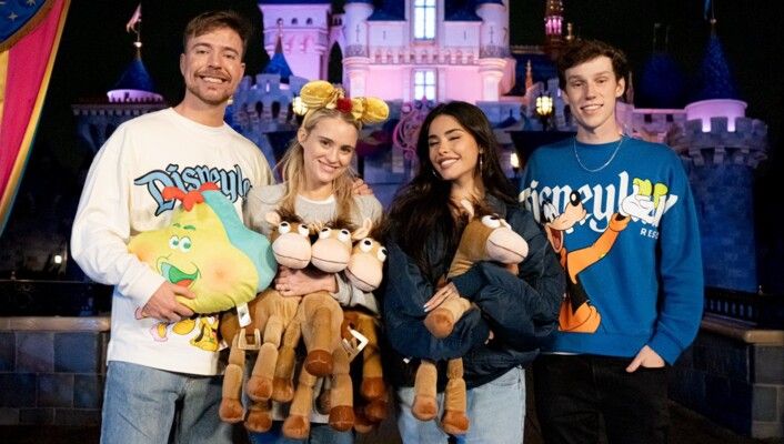 شاهد .. MrBeast يستأجر Disneyland بأكملها من أجل موعد غرامي مع خطيبته