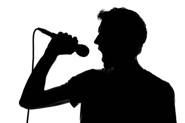 شاهد .. تصريحات غير متوقعة من فنان مرتبط بإحدى أشهر نجمات العالم