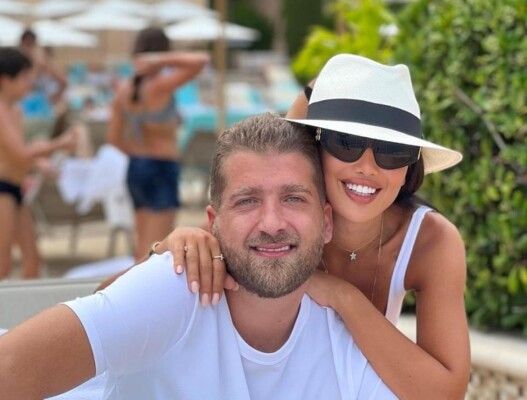 شاهد .. 4 سنوات على عقد قران جيسيكا عازار ومحمد صوفان مدنياً.. وهكذا إحتفلت