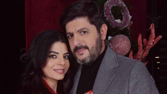 شاهد .. بمشهد عائلي من المستشفى.. زوجة طوني عيسى تُهديه كلمات حب في عيد ميلاده