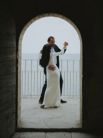 شاهد .. بصورة ورسالة رومانسية.. سلمى أبو ضيف تحتفل بذكرى زواجها الأولى