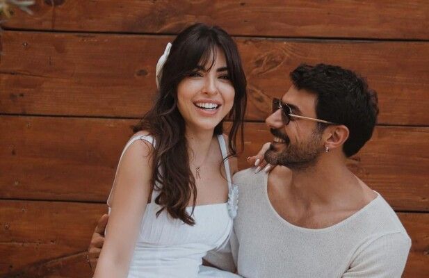 شاهد .. وسام فارس يمنع سارة أبي كنعان من شراء منتجاتها المفضلة.. فيديو عفوي للغاية