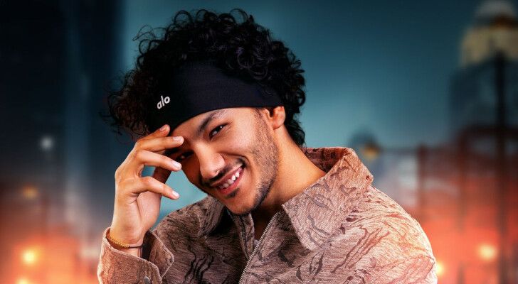 شاهد .. حودة بندق يطلق أغنية جديدة .. بعد نجاح " البعد اذاني "