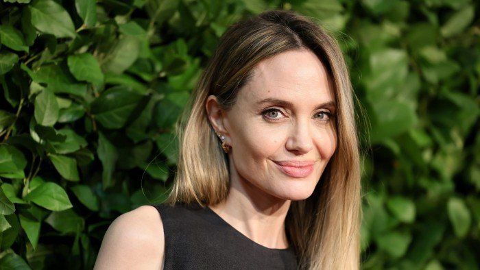 أنجلينا جولي تبدأ رحلة المحافظة على الشباب ومكافحة الشيخوخة