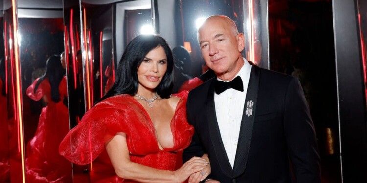 شاهد .. احتجاجات في البندقية على زفاف جيف بيزوس.."ليس مرحب به!"