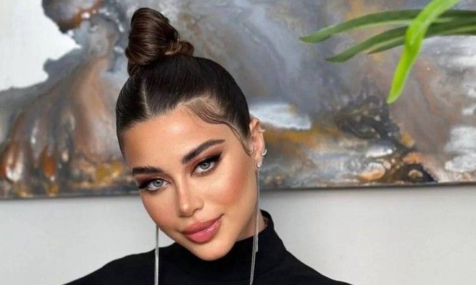 شاهد .. يارا السكري تتألق بالحجاب في تركيا وتلفت الأنظار بجمالها