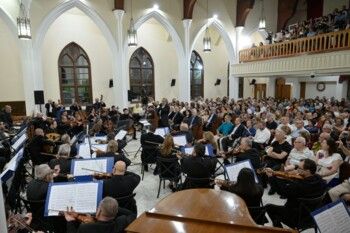 شاهد .. "من وحي النغم": أمسية موسيقية في بيروت بقيادة أندريه الحاج مع الأوركسترا الوطنية اللبنانية