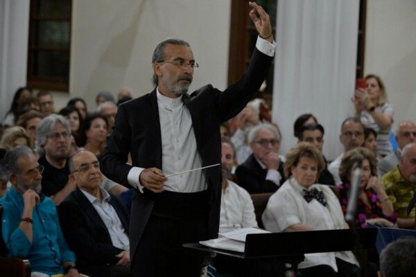 شاهد .. "من وحي النغم": أمسية موسيقية في بيروت بقيادة أندريه الحاج مع الأوركسترا الوطنية اللبنانية