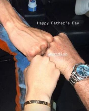 شاهد .. أبناء عمرو دياب يحتفلون بعيد الأب بصور نادرة