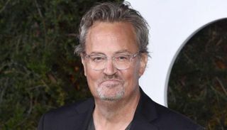 تطورات صادمة في وفاة نجم «فريندز».. إدانة طبيب بتزويد ماثيو بيري بالكيتامين