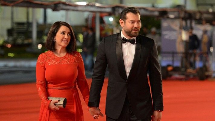 شاهد .. عمرو يوسف يدعم زوجته كندة علوش في خطوتها الجديدة