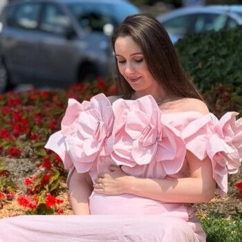 شاهد .. زوجة محمد محمود عبد العزيز حامل بالطفل الثاني.. وهكذا أعلنت الخبر