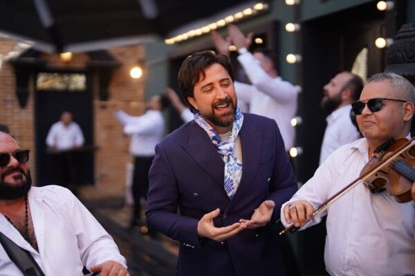 شاهد .. عبد الكريم حمدان يغني الطرب الأصيل بعملين جديدين