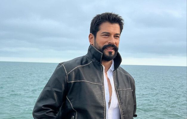 شاهد .. بوراك أوزجيفيت يضيف سيارة جديدة لمجموعته المذهلة.. هذا نوعها وسعرها