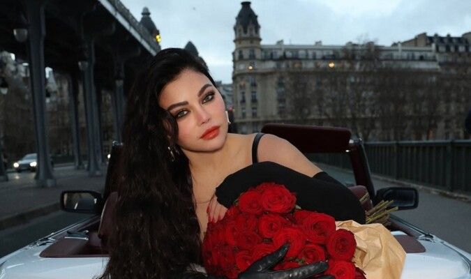 شاهد .. هيفا وهبي تتألق بفخامة الأسود والماس في لندن