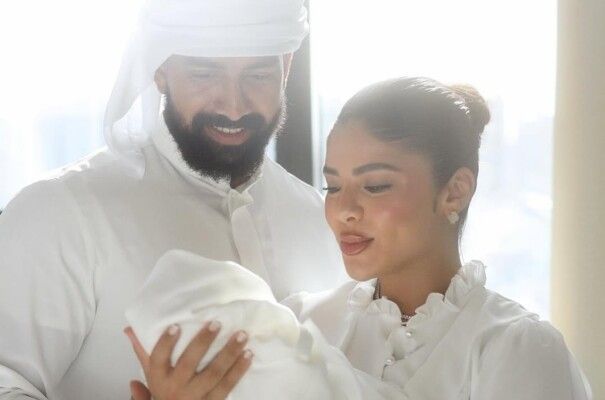 شاهد .. أصالة كامل تحتفل بعيد ميلادها مع زوجها وإبنتها بأجواء من الفرح