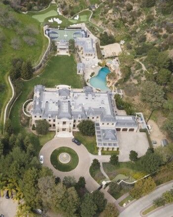 شاهد .. باريس هيلتون تستحوذ على هذا القصر الخيالي في بيفرلي هيلز..سعره مرتفع جداً