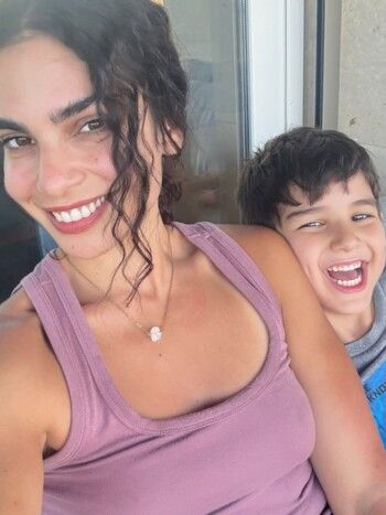 شاهد .. ريتا حايك تستمتع بوقتها بملابس السباحة قبل هذا الحدث المهم!!