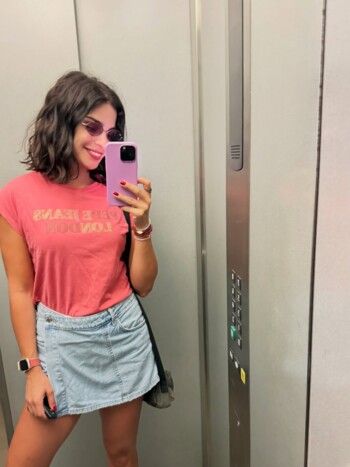 شاهد .. ريتا حايك تستمتع بوقتها بملابس السباحة قبل هذا الحدث المهم!!