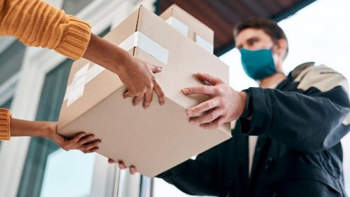 مفاجآت في الشروط الجديدة لمهنة التوصيل المنزلي بالسعودية.. تعرّف عليها !!