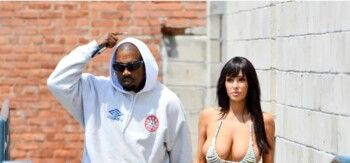 شاهد .. فنان شهير يعرض 100 ألف دولار على زوجته لإرتداء الملابس الداخلية في العلن