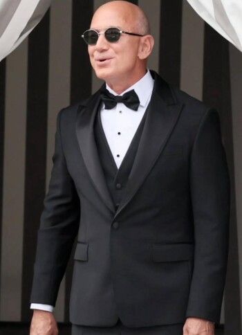 شاهد .. الصور الاولى من زفاف جيف بيزوس ولورين سانشيز.. ومن صمم فستان العروس؟