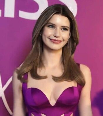 شاهد .. فيديو لبيرين سات وهي ترقص بعفوية يحدث ضجة