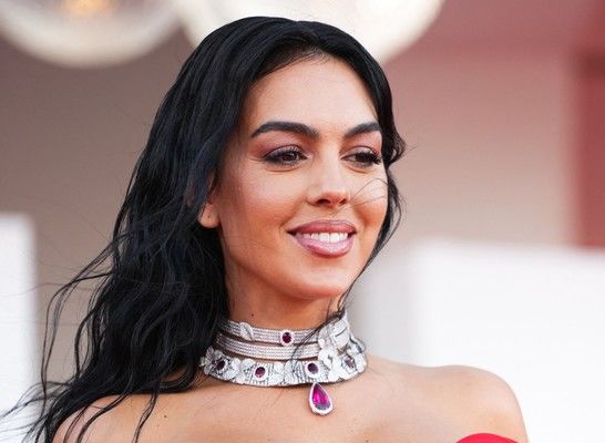 شاهد .. هل تزوجت جورجينا رودريغز وكريستيانو رونالدو أخيراً؟