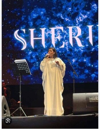 شاهد .. بعد "بلاي باك" شيرين عبد الوهاب.. طبيبها الخاص يوضح