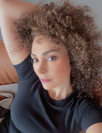 شاهد .. أمل حجازي تفاجئ الجميع وتنشر صورتين لها من دون حجاب