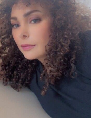 شاهد .. أمل حجازي تفاجئ الجميع وتنشر صورتين لها من دون حجاب