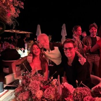 شاهد .. عيد صوفيا فيرغارا يتحوّل إلى مهرجان نجوم.. مفاجآت وأجواء ساحرة في قلب البحر