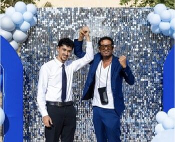 شاهد .. ابن عمرو سعد يلفت الأنظار في تخرجه.. أصبح شابا وسيما