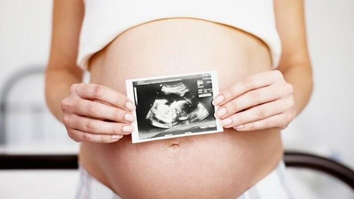 شاهد .. فنانة تعترف: أجهضت عدة مرات لدرجة أنني لا أتذكر كم مرة!