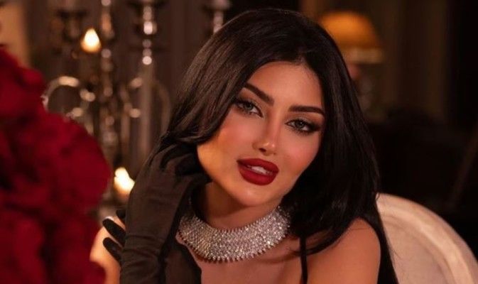 شاهد .. إبنة ملكة كابلي تلومها وتُعبّر عن انزعاجها-بالفيديو